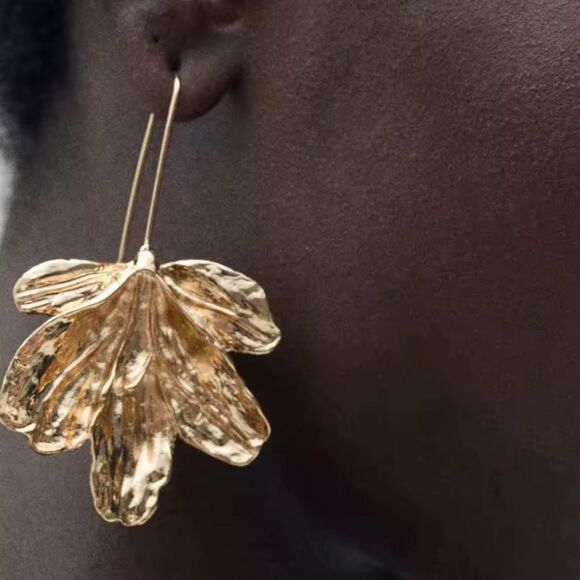 New Zara Gold Leaf Floral Statement Earrings Fall Autumn - Picture 1 of 9